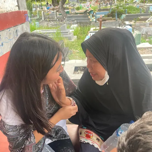6 Potret Nayla Purnama Bareng Keluarga Vina, Sang Nenek Sampai Menangis