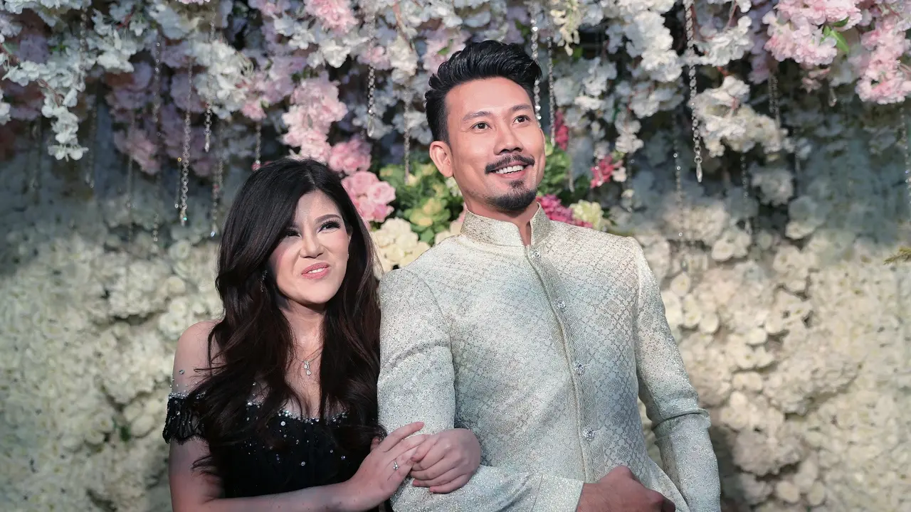 [Bintang] Denny Sumargo dan Dita Soedarjo