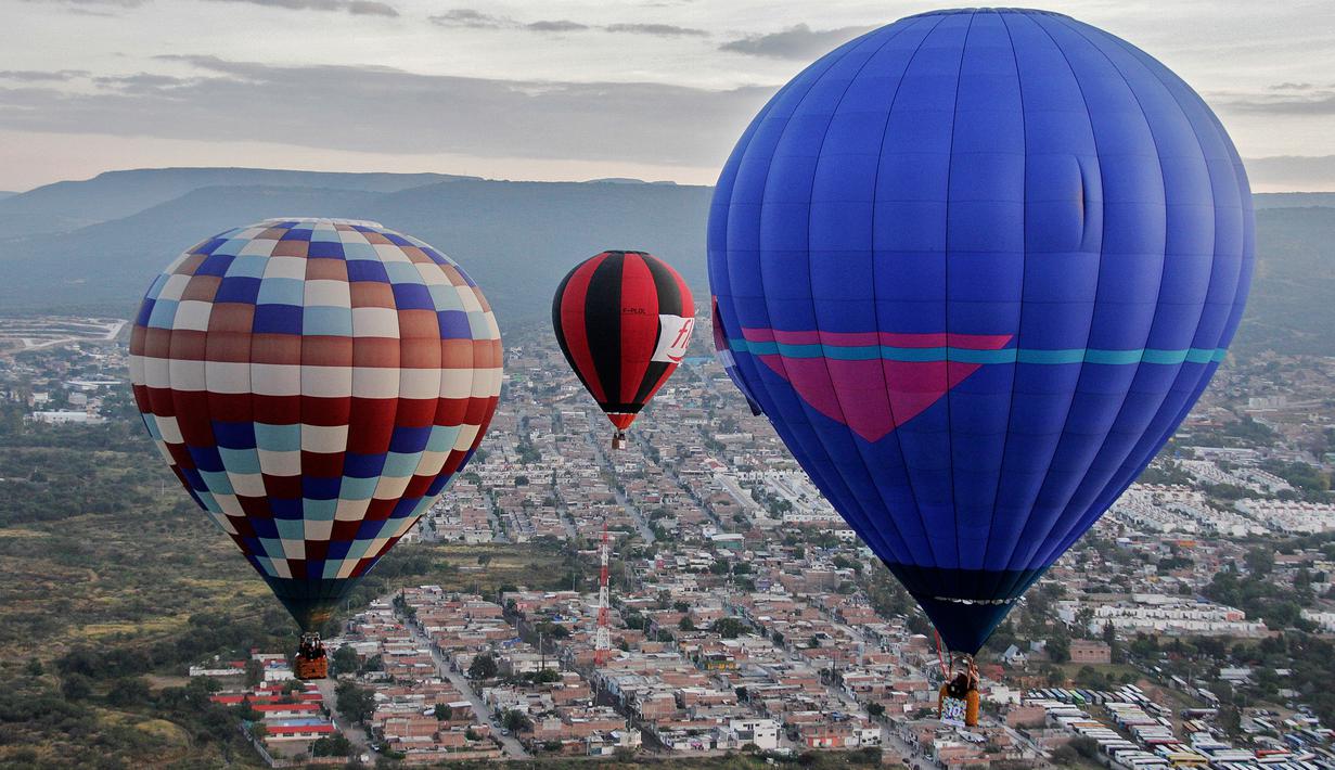 FOTO Warna warni Langit Kota Leon Meksiko di Festival Balon  Udara 