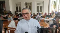 Wakil Ketua Umum Partai NasDem Ahmad Ali saat ditemui wartawan usai menghadiri acara "Titip Harapan, Millenial Menyampaikan, Anies Baswedan Mengerjakan" di Restaurant Al Jazeerah Polonia, Cipinang, Jakarta Timur, Sabtu (19/8/2023). (Liputan6.com/Winda Nelfira)