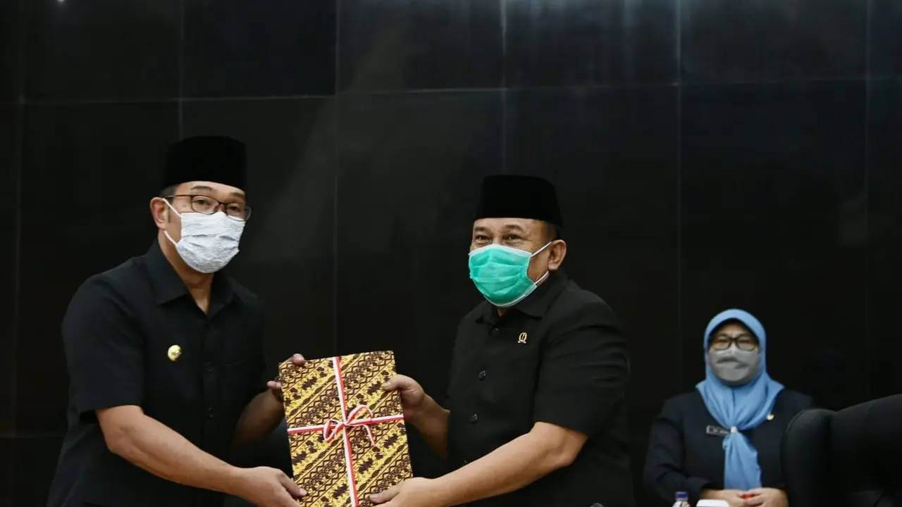 Gubernur Ridwan Kamil Sampaikan Nota Pengantar LPJ APBD Jabar 2020