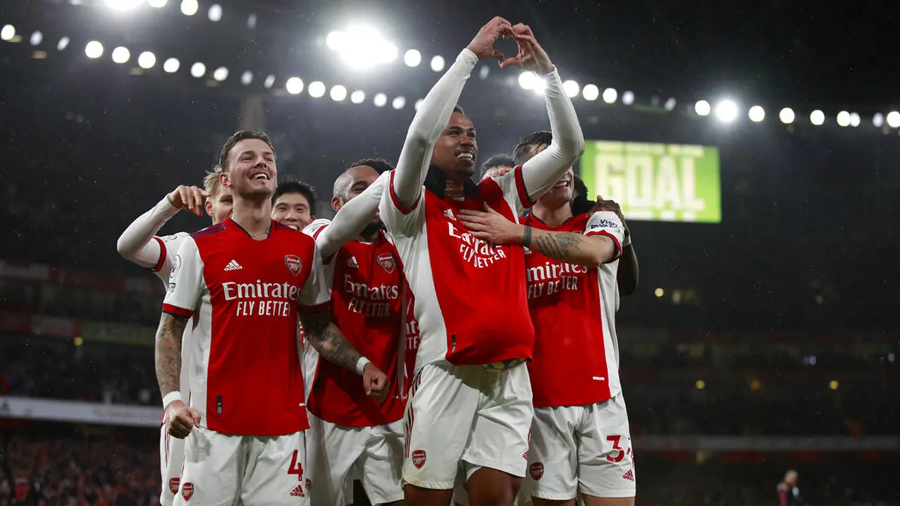 FOTO: Arsenal Bantai Southampton 3-0