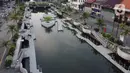 Suasana kawasan Kali Besar kawasan Kota Tua Jakarta, Selasa (21/4/2020). Seiring pelaksanaan WFH dan PSBB di DKI Jakarta, kawasan wisata terbuka yang biasanya ramai dikunjungi kini terlihat lengang. (Liputan6.com/Helmi Fithriansyah)