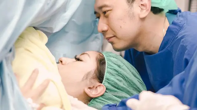 6 Momen Kelahiran Anak Keempat Edhie Baskoro Yudhoyono, Ungkap Rasa Syukur