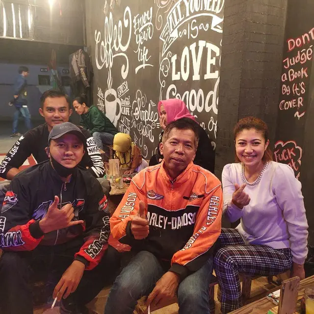 Isyaratkan Mengalah, Ini 6 Momen Kebersamaan Kiwil dengan Venti Figianti
