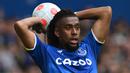 Alex Iwobi. Bersinar bersama Arsenal, sayap kiri Nigeria berusia 26 tahun ini didatangkan Everton pada awal musim 2019/2020. Hingga kini, ia telah tampil membela The Toffees dalam 95 laga di semua ajang dengan torehan 7 gol dan 7 assist. (AFP/Paul Ellis)