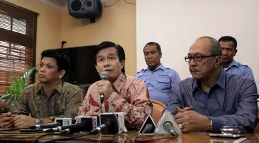 Jajaran direksi Express Group mengadakan konferensi pers di Resto Sari Kuring SCBD, Jakarta, Kamis (4/12/2014). (Liputan6.com/Johan Tallo)