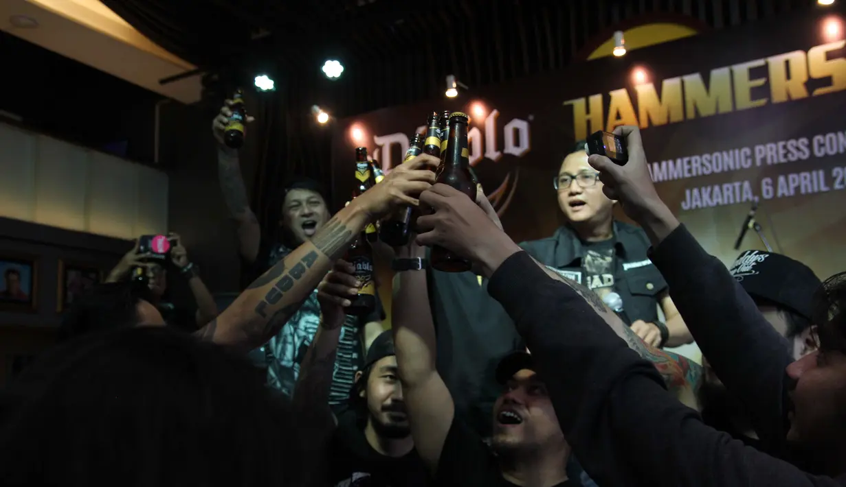 "Ini sejarah, karena Hammersonic 2017 bisa memanggil band empat besar dan pemenang Grammy Awards. Setelah lima tahun eksis, akhirnya kita berhasil mendatangkan salah satu band terbesar di dunia," ucap Wendi Kamis (6/4). (Nurwahyunan/Bintang.com)