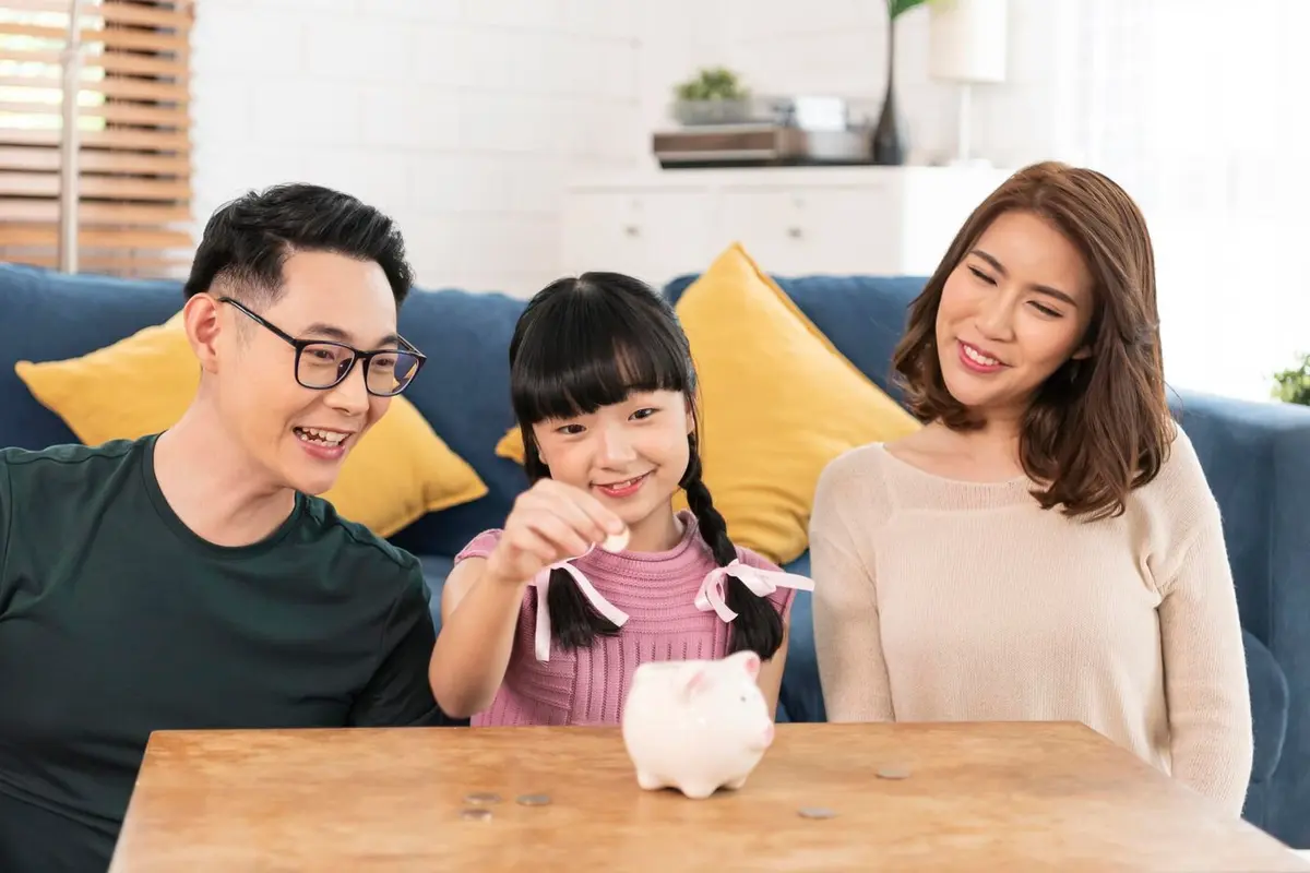 Perlukah Orang Tua Terbuka soal Keuangan ke Anak? Simak Pro dan Kontranya - 5