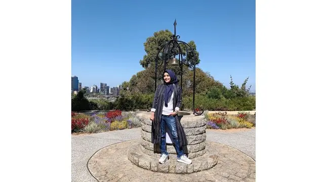 Selain itu, kakak Sonny Septian ini juga menjadi MC di beberapa acara off air.