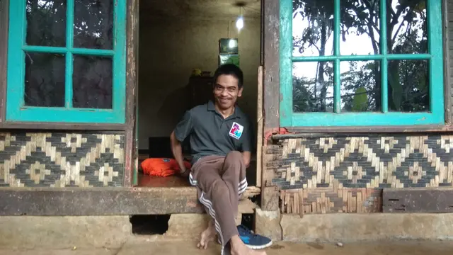 Kiprah Pria Tanpa Tangan Asal Sukabumi Jadi Tutor Bahasa Inggris Ribuan Pengguna Medsos