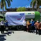 Penyerahan bantuan 14 ton Liquid Medical Oxygen ke Provinsi Sumatera Barat di Kota Padang, Rabu (15/9). Sumber: ekon.go.id