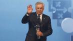 Pelatih Real Madrid, Carlo Ancelotti saat memenangkan penghargaan pelatih terbaik FIFA 2024 dalam acara FIFA Awards 2024 yang berlangsung di Doha, Qatar, Selasa (18/12/2024) waktu setempat. (AFP/Karim Jaafar)