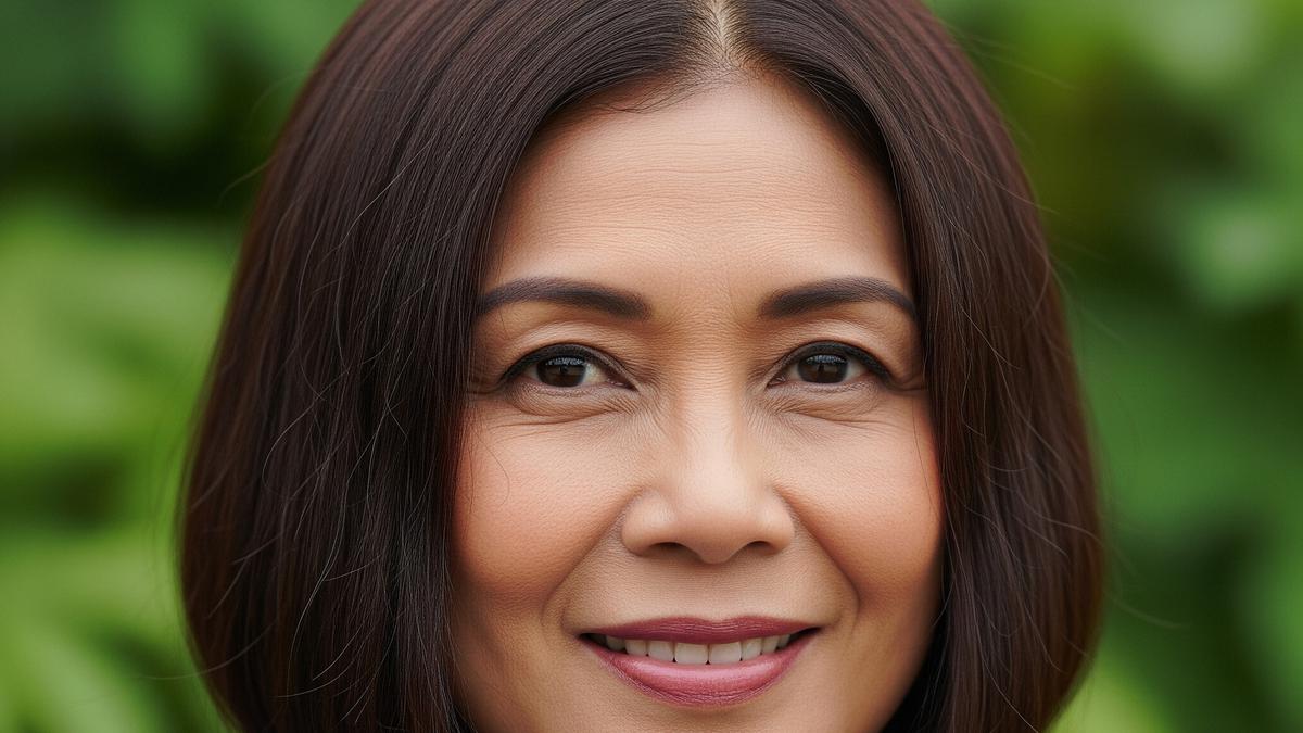 7 Potongan Rambut Pendek Ibu-Ibu Tren 2025, Bikin Segar dan Tampil Menawan