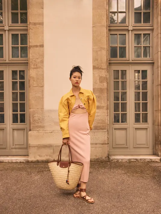 Longchamp mengangkat nilai-nilai tentang optimisme dan universal yang positif, serta semangat Longchamp sendiri menuju kesempurnaan. [Foto: Document/Longchamp]