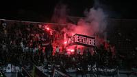 Suporter Bali United pada laga kontra Persija Jakarta di ajang BRI Super League 2025/2026. (Alit Binawan/Bola.com)