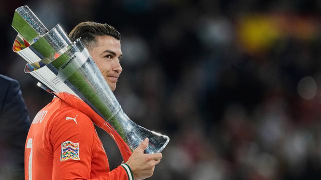 Foto: Cristiano Ronaldo Bawa Portugal Juara UEFA Nations League