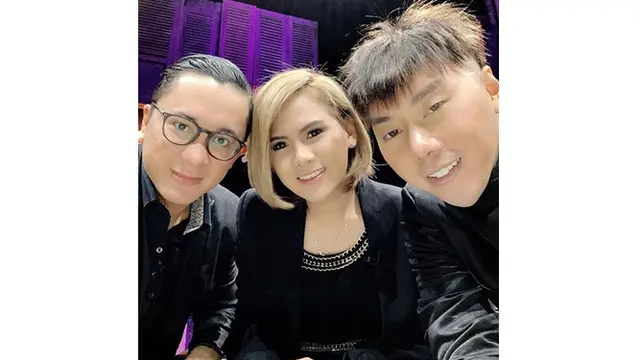 Unggah Foto dan Caption Samaan, Ini 7 Potret Kebersamaan Roy Kiyoshi dan Evelyn