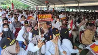 Hampir 10 ribu kader Partai Gerindra se Tangerang Raya, penuhi alun-alun Lapangan Ahmad Yani, Kota Tangerang, Minggu (9/7/2023). Ketua Harian DPP Partai Gerindra Sufmi Dasco, hadir dalam konsolidasi tersebut.