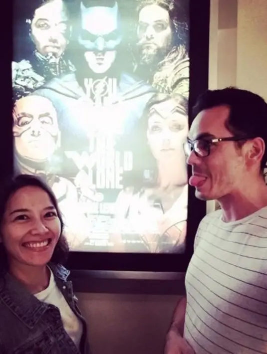 Meski awalnya sempat kaget mendengar kedua sahabatnya tersebut berpacaran, Indra pun mendoakan yang terbaik untuk keduanya. (Instagram/@vonnycornelia_)