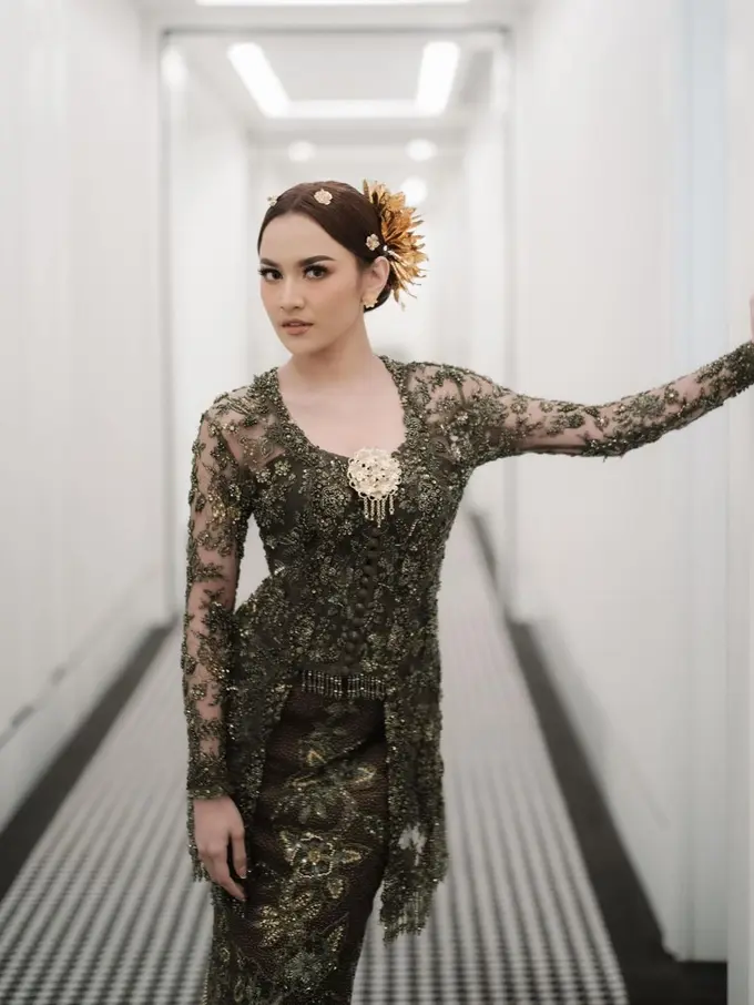 10 Inspirasi Kebaya Warna Hijau ala Public Figure, dari Lesti Kejora, Mahalini, hingga Maudy Ayunda
