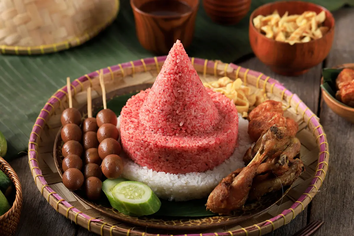 tumpeng merah putih