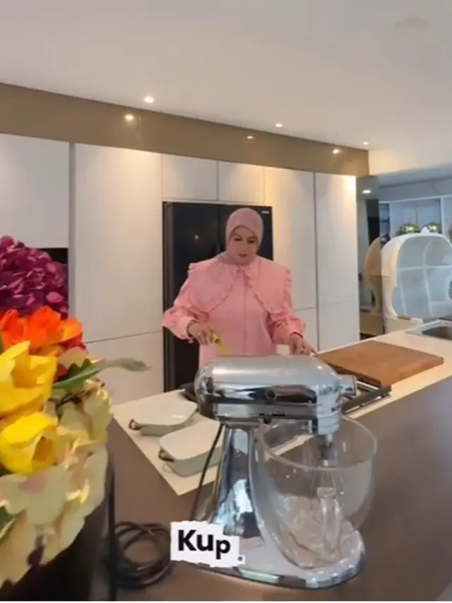6 Potret Dapur Marini Zumarnis, Mewah dan Instagramable dengan Sentuhan Elegan