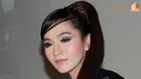 Indah Sari Cerita Tentang Cewek Matre di 'Kamu Mahal'
