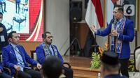 Ketua Umum Partai Demokrat Agus Harimurti Yudhoyono atau AHY (kanan) saat pendaftaran Partai Politik Calon Peserta Pemilu Tahun 2024 hari kelima di Kantor KPU, Jakarta, Jumat (5/8/2022). Demokrat menjadi partai politik ke-12 yang mendaftarkan diri untuk calon peserta Pemilu tahun 2024. (Liputan6.com/Faizal Fanani)