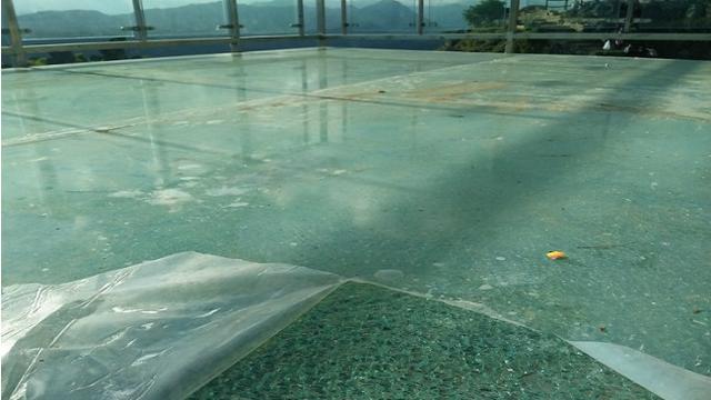 Belum Dipakai Jembatan Kaca Tana Toraja Sudah Retak