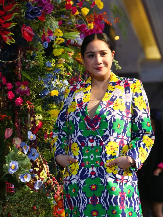 Nagita Slavina unjuk gigi, pada Jumat 25 Maret 2022 dengan koleksi busana terbaru garapan lini fashion miliknya bertajuk “Dashing Blooming”. / Foto: Budy Santoso - KapanLagi.com.