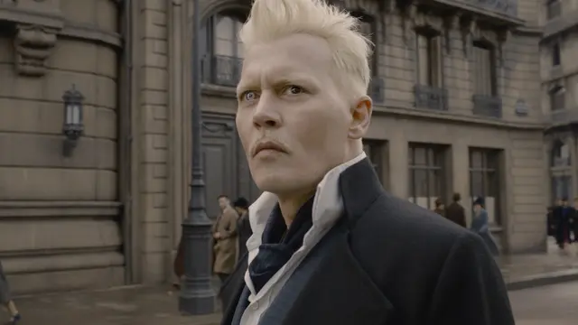Johnny Depp sebagai Grindelwald di Fantastic Beasts: The Crimes of Grindelwald. (Warner Bros via IMDb)