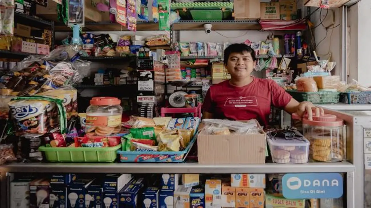 Juragan Buhari, salah satu Mitra Bukalapak yang telah bergabung sejak 2018. Saat ini jumlah Mitra Bukalapak yang terdaftar mencapai 14.1 juta dan tersebar di seluruh wilayah Indonesia. (Foto: Bukalapak)