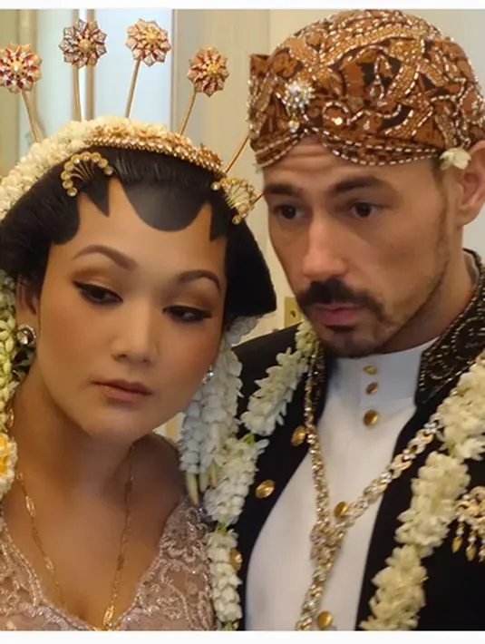 Pasangan ini melangsungkan akad nikah di Teuku Umar Mansion, Jakarta Pusat (30/4). (Instagram/ferdinando.bumiauw)