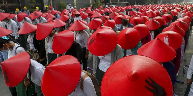 FOTO: Protes Kudeta Militer, Guru Sekolah di Myanmar Turun ke Jalan