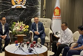 Wakil Ketua DPR Sufmi Dasco Ahmad hari ini melakukan pertemuan terbatas dengan Pimpinan Komisi II DPR dan pihak pemerintah diwakili Menteri Sekretaris Negara (Mensesneg) Prasetyo Hadi di gedung DPR, Jakarta, Senin (19/1/2026). (Foto: Liputan6.com/Delvira Hutabarat).