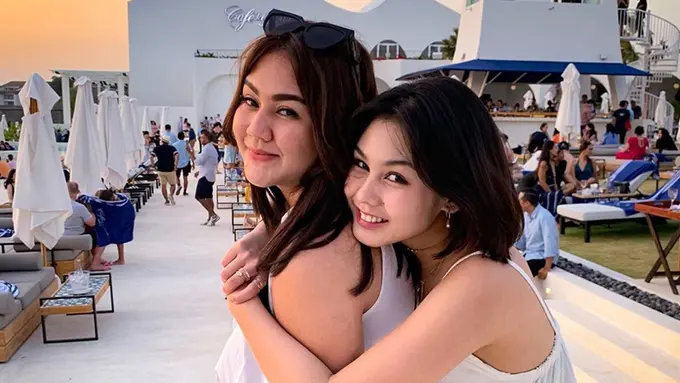 FOTO: Kompaknya Sissy Priscillia dan Vanesha Prescilla, Bak Saudara Kembar