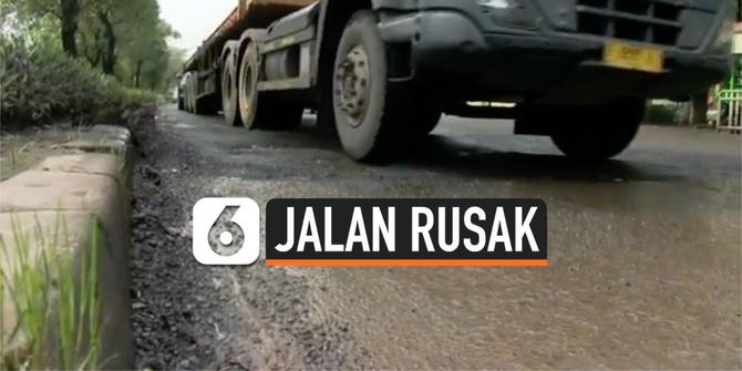 VIDEO: Jalan Cakung-Cilincing Rusak Usai Tergenang Banjir