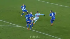 Deportivo Alaves mulai menjauh dari zona degradasi usai meraih kemenangan tipis 2-1 atas Celta Vigo dalam lanjutan La Liga, Sabtu ...