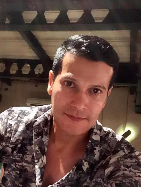 Di usianya yang berkepala empat namun pesona Adam Jordan tidak pernah pudar. (Liputan6.com/IG/@adam_jordanreal)