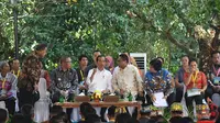 Wakil Ketua MPR RI Oesman Sapta apresiasi perhatian pemerintah terhadap rakyat melalui pemberian sertifikat redistribusi bidang tanah kepada rakyat Kalimantan Barat dalam program Tanah Objek Reforma Agraria (TORA).