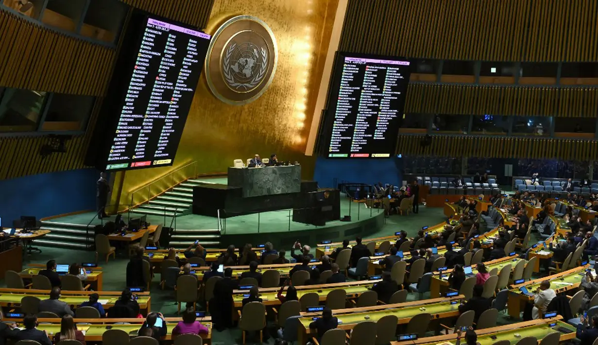 Resolusi tersebut akhirnya memperoleh 153 suara mendukung, sementara 23 negara abstain. (ANGELA WEISS/AFP)