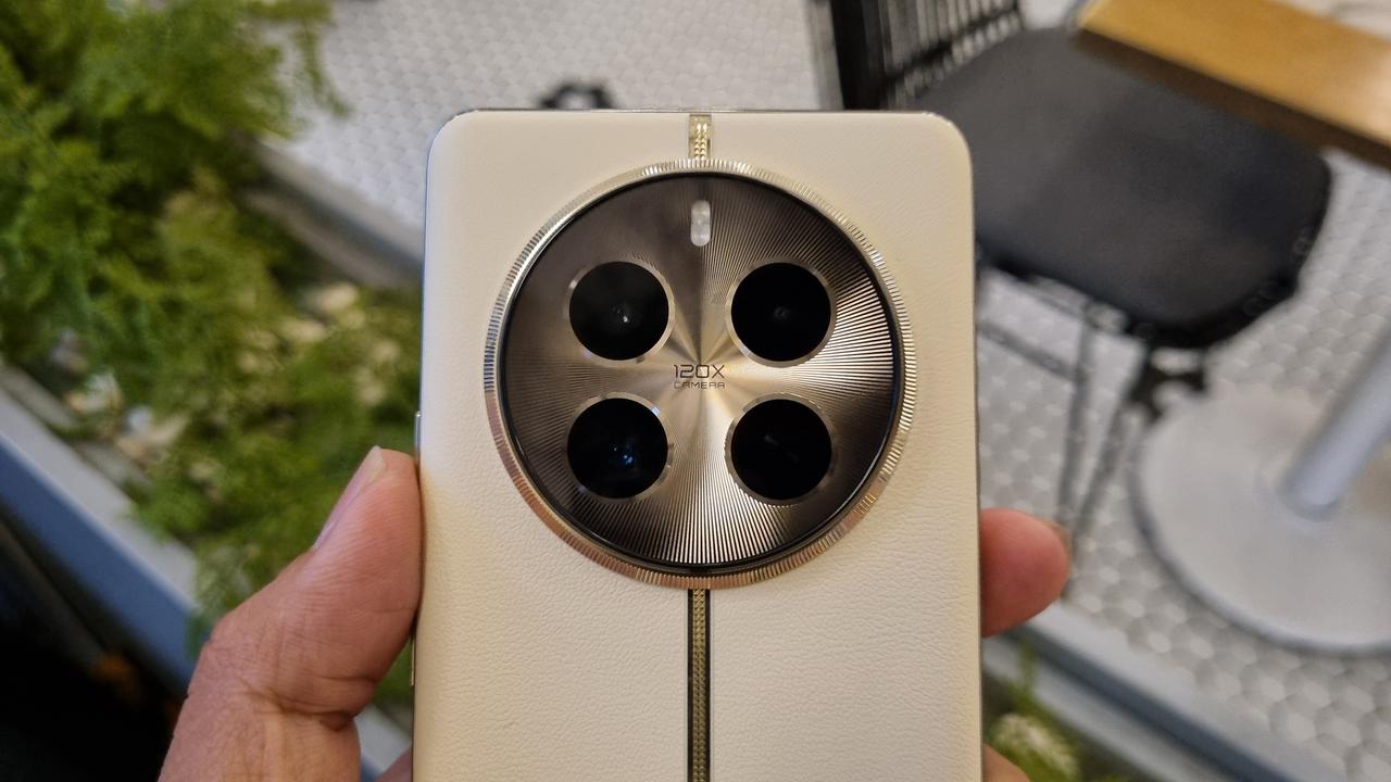 Penampakan kamera utama Realme 12 Pro Plus yang memiliki fitur lensa periskop (Lipuutan6.com/ Agustinus Mario Damar)