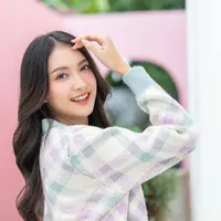 ilustrasi perempuan cantik/220 Selfmade studio/Shutterstock