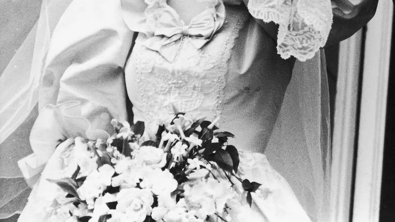 Gaun Pengantin Putri Diana Akan Dipamerkan Setelah Diizinkan Pangeran William dan Pangeran Harry