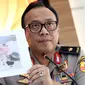 Karopenmas Mabes Polri, Brigjen Dedi Prasetyo menunjukkan gambar barang bukti bahan pembuat bom saat rilis di Jakarta, Senin (6/5/2019). Sebelumnya, Densus 88/Anti Teror meringkus tujuh orang kelompok JAD jaringan Lampung dan menyita sejumlah barang bukti . (Liputan6.com/Helmi Fithriansyah)