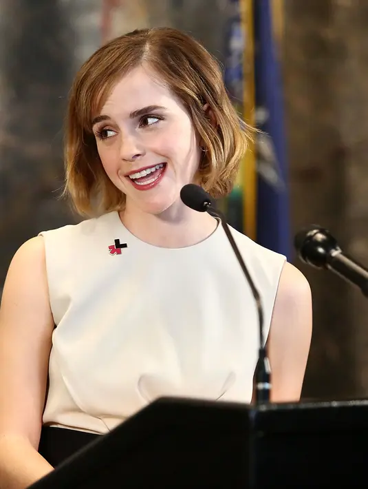 Sebagai aktris yang masih muda, Emma Watson berhasil menyambang gelar duta PBB. Emma tak menyangka jika dirinya menjadi duta PBB yang paling muda. (AFP/Bintang.com)