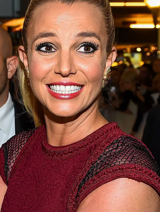 Britney Spears. Pelantun ‘Lucky’ ini adalah puteri pop yang orang-orang tidak akan merasa cukup. Bahkan meski ia diterpa cobaan dan penderitaan, orang-orang tetap bersorak untuk wanita asal Louisiana ini. (Bintang/EPA)