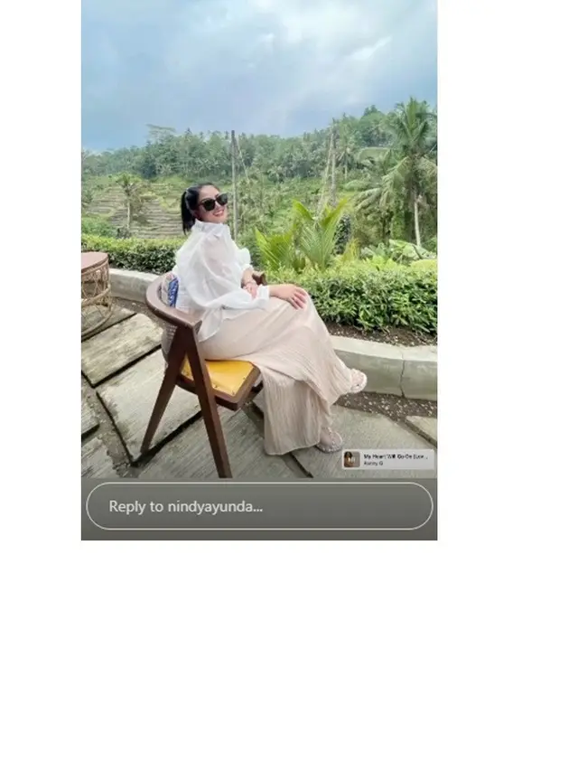 7 Potret Seru Liburan Nindy Ayunda di Bali, Tetap Stylish