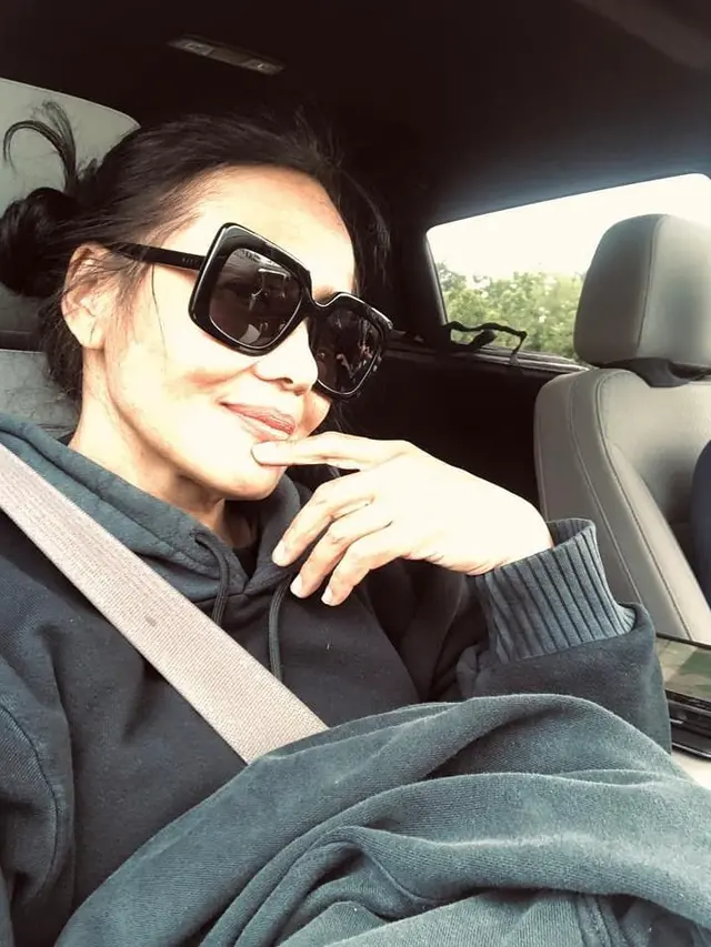 Atiek CB (Instagram/atiekcbsunglasses)